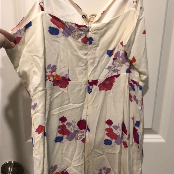 Floral romper!! - Picture 2 of 3